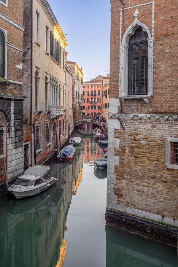 Miracoli Apartment With View On The Canal R&R Venedig Exteriör bild